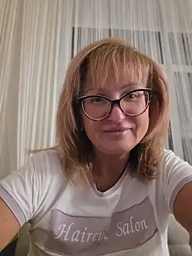 -LindaKing- online show from June 4, 8:35 pm