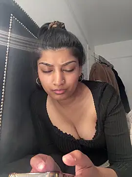 naughtywhisper784 online show from June 20, 1:16 pm