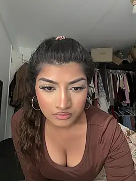 naughtywhisper784 online show from May 26, 10:24 am