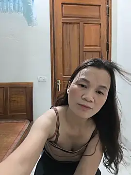 Lye lovely online show from May 22, 1:09 pm