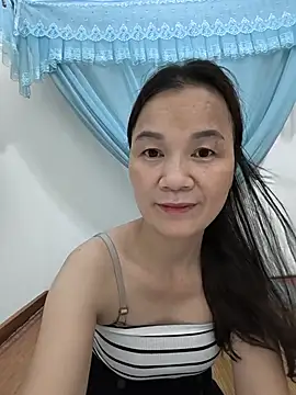 Snapshot of Lye_lovely chatting on May 30, 1:06 pm Lye lovely online show from May 30, 1:06 pm