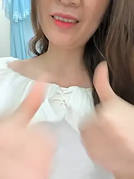 Snapshot of Lye_lovely chatting on June 27, 10:43 am Lye lovely online show from June 27, 10:43 am