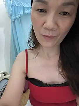 Snapshot of Lye_lovely chatting on July 4, 1:12 am Lye lovely online show from July 4, 1:12 am