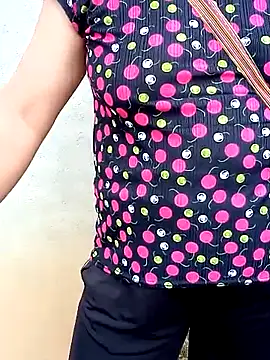 Snapshot of Bong_sexy chatting on June 26, 8:42 am Bong sexy online show from June 26, 8:42 am