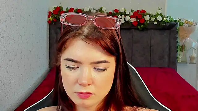 Snapshot of MelissaMay__ chatting on July 5, 4:19 am MelissaMay online show from July 5, 4:19 am