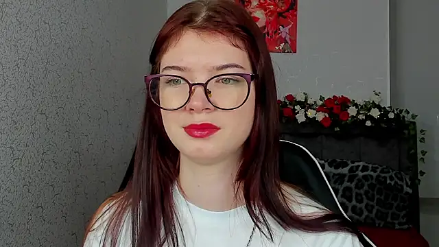 Snapshot of MelissaMay__ chatting on June 11, 10:40 pm MelissaMay online show from June 11, 10:40 pm