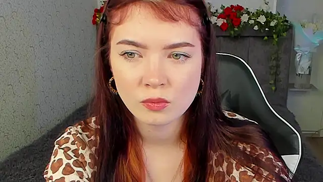 Snapshot of MelissaMay__ chatting on June 19, 10:15 pm MelissaMay online show from June 19, 10:15 pm