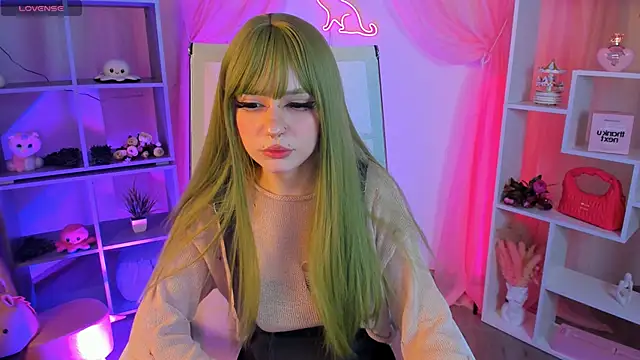 YunaLeaf online show from May 25, 9:13 pm