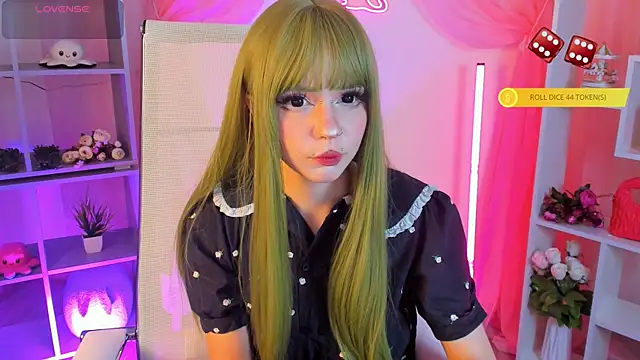 YunaLeaf online show from May 24, 9:04 pm