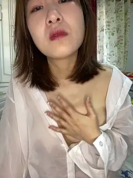 Snapshot of U-mi chatting on June 5, 12:04 am U-mi online show from June 5, 12:04 am