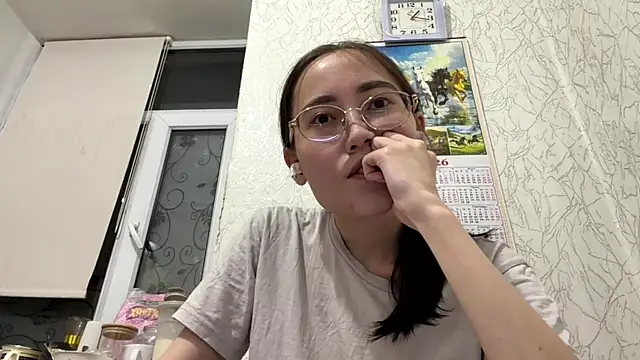 Snapshot of VickieTrudo chatting on June 8, 8:20 pm VickieTrudo online show from June 8, 8:20 pm