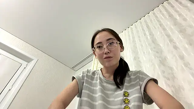 Snapshot of VickieTrudo chatting on July 1, 9:15 pm VickieTrudo online show from July 1, 9:15 pm