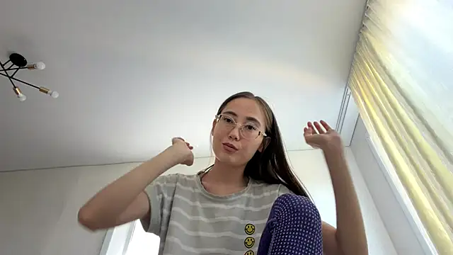 Snapshot of VickieTrudo chatting on July 6, 7:37 am VickieTrudo online show from July 6, 7:37 am