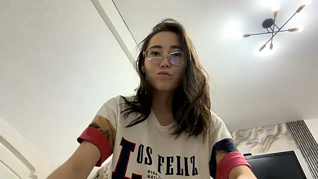 Snapshot of VickieTrudo chatting on June 29, 9:14 pm VickieTrudo online show from June 29, 9:14 pm