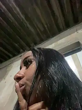 jhenannyy online show from June 10, 8:59 am