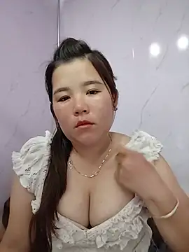 Snapshot of baby_rose026 chatting on July 4, 2:43 pm baby rose026 online show from July 4, 2:43 pm