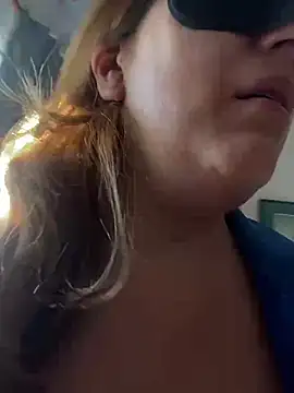 Snapshot of lulupiecitosamor chatting on July 2, 1:50 pm lulupiecitosamor online show from July 2, 1:50 pm