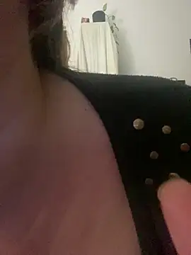 Snapshot of lulupiecitosamor chatting on June 7, 12:05 am lulupiecitosamor online show from June 7, 12:05 am
