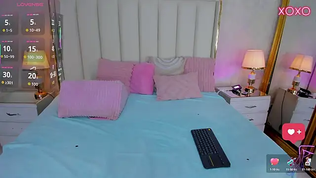 Snapshot of KaylaDavies chatting on June 25, 8:25 pm KaylaDavies online show from June 25, 8:25 pm