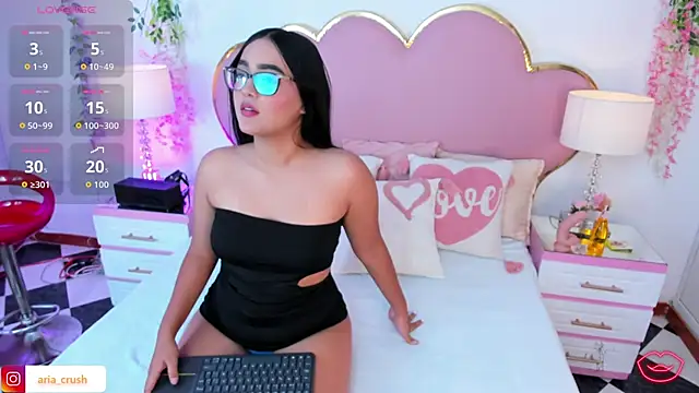 Snapshot of KaylaDavies chatting on May 27, 8:16 pm KaylaDavies online show from May 27, 8:16 pm