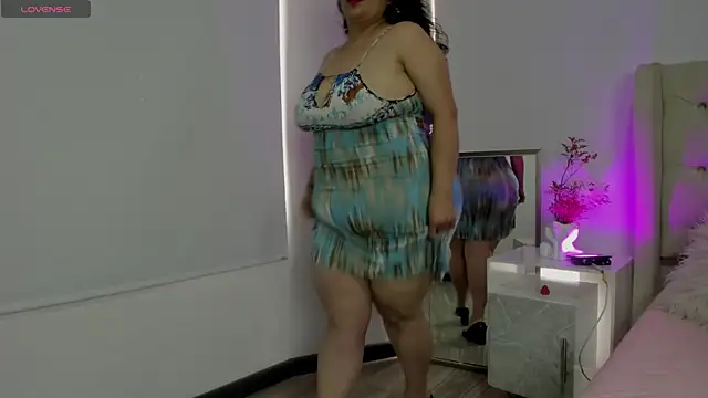 JadeBellee online show from June 24, 3:32 pm