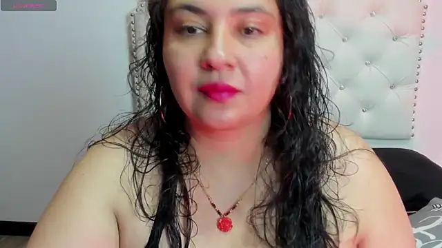 JadeBellee online show from May 27, 12:45 pm