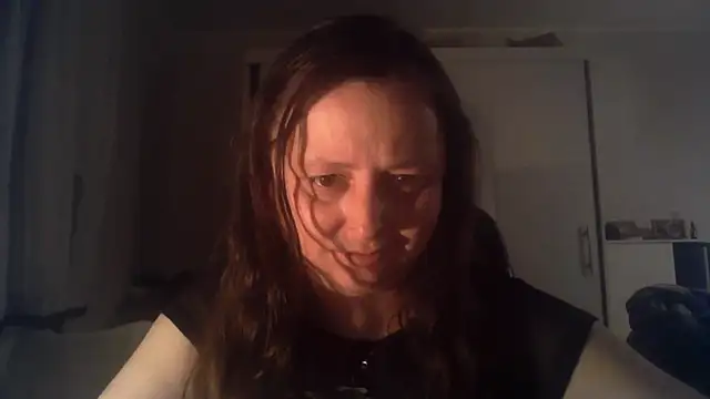 Snapshot of TaylorLovely chatting on June 16, 8:09 pm TaylorLovely online show from June 16, 8:09 pm