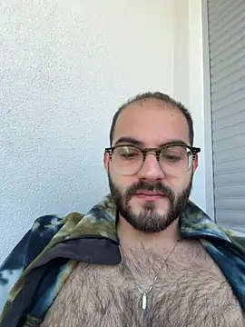 Snapshot of yoyett3223 chatting on May 22, 7:06 am yoyett3223 online show from May 22, 7:06 am