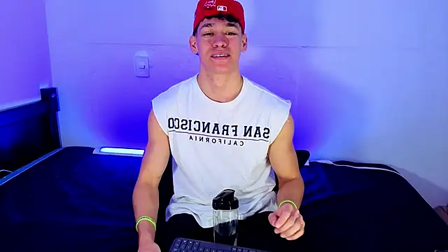 Luke Muscle online show from June 5, 2:01 pm