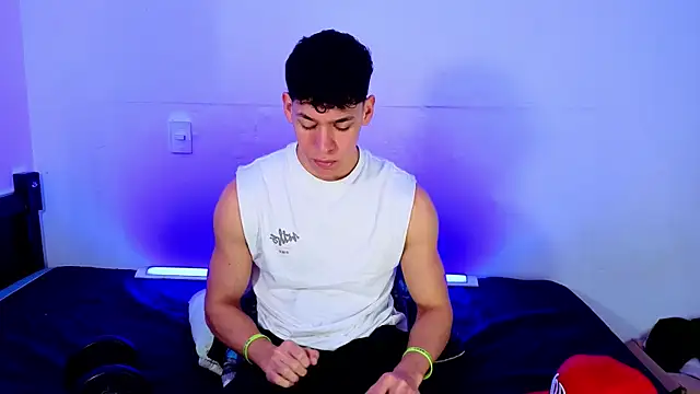 Luke Muscle online show from June 6, 3:06 pm