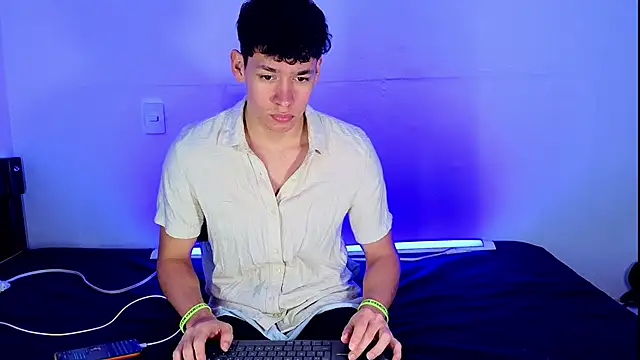 Luke Muscle online show from May 26, 12:36 pm