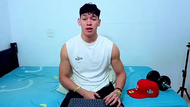 Luke Muscle online show from June 11, 2:25 pm