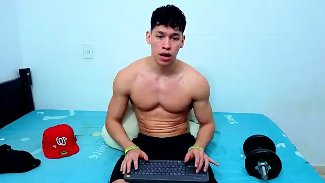 Luke Muscle online show from June 10, 2:46 am