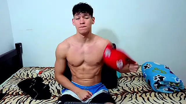 Luke Muscle online show from June 19, 2:12 pm