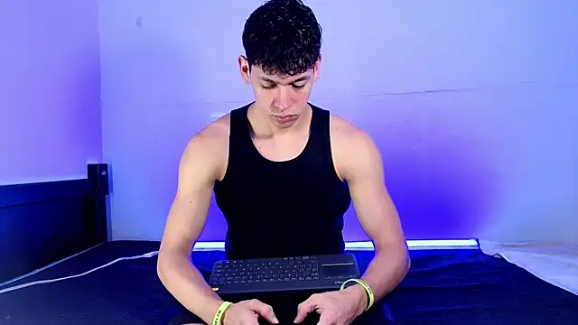 Luke Muscle online show from May 27, 12:34 pm