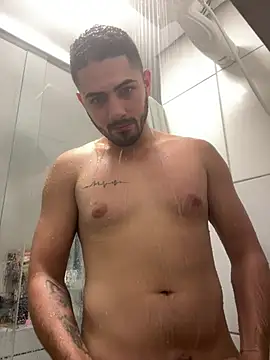 Snapshot of Gugostoso04 chatting on June 7, 12:05 am Gugostoso04 online show from June 7, 12:05 am