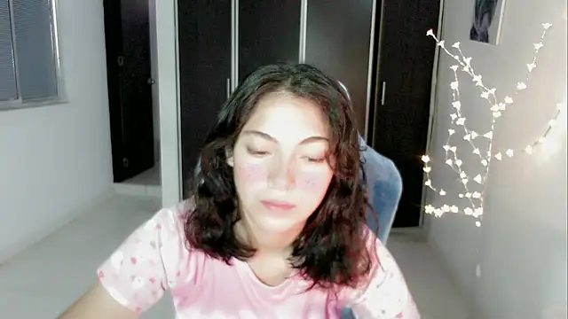 Snapshot of Dolce_more chatting on June 5, 12:22 pm Dolce more online show from June 5, 12:22 pm