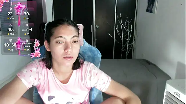 Snapshot of Dolce_more chatting on June 19, 12:55 pm Dolce more online show from June 19, 12:55 pm