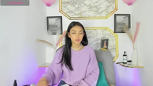 Snapshot of jaulyn_18__ chatting on May 31, 12:33 pm jaulyn 18 online show from May 31, 12:33 pm
