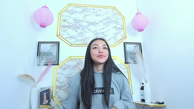 jaulyn 18   online show from July 4, 1:37 pm
