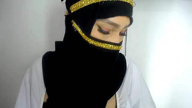 Snapshot of Fox_Loves chatting on May 29, 12:49 am Fox Loves online show from May 29, 12:49 am