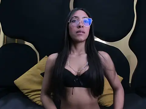 KiraaMoon69 online show from June 10, 8:32 pm