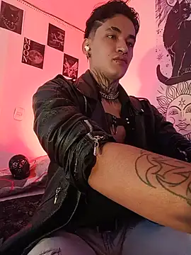 Snapshot of AlecBanne_ chatting on July 12, 6:53 pm AlecBanne online show from July 12, 6:53 pm