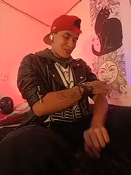 Snapshot of AlecBanne_ chatting on June 24, 5:44 pm AlecBanne online show from June 24, 5:44 pm