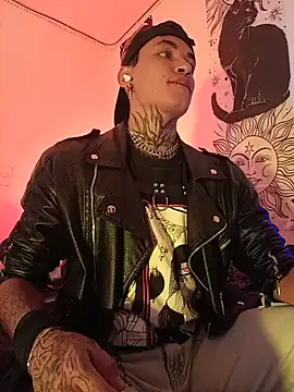 Snapshot of AlecBanne_ chatting on July 4, 8:57 pm AlecBanne online show from July 4, 8:57 pm