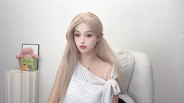 jiangjiang2005 online show from June 1, 5:01 pm