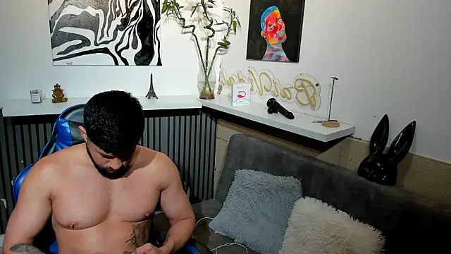 Snapshot of RikyAaron chatting on June 18, 5:18 pm RikyAaron online show from June 18, 5:18 pm