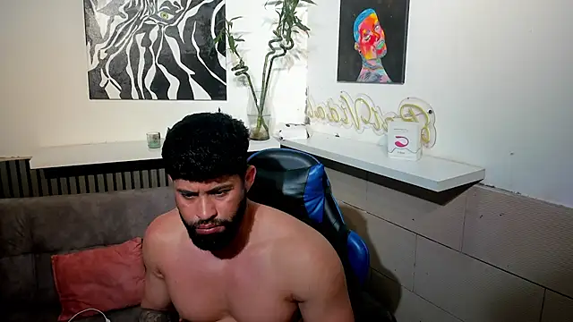 Snapshot of RikyAaron chatting on July 8, 1:19 am RikyAaron online show from July 8, 1:19 am