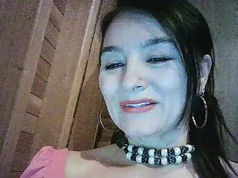 Snapshot of Anlly_garcia002 chatting on June 3, 1:17 am Anlly garcia002 online show from June 3, 1:17 am