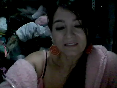Snapshot of Anlly_garcia002 chatting on June 7, 5:34 am Anlly garcia002 online show from June 7, 5:34 am